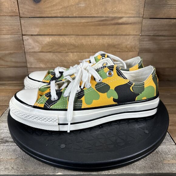 Camouflage Low-Top Sneakers - Picture 3 of 10